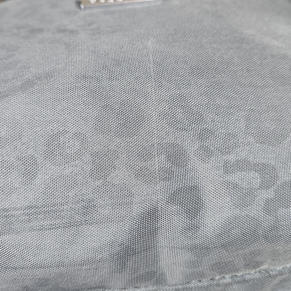 Baggallini Nylon Gray Leopard Print Crossbody Bag Water Resistant - Picture 8 of 12